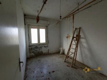 Ruin with land in the outskirt of Guilmi with mountain view for sale. Img11