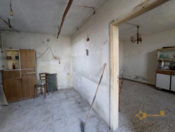 Ruin with land in the outskirt of Guilmi with mountain view for sale. Img25