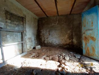 Ruin with land in the outskirt of Guilmi with mountain view for sale. Img33