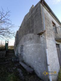 Ruin with land in the outskirt of Guilmi with mountain view for sale. Img21