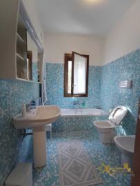 Four-bedroom cottage surrounded by 6000 sqm of land and woodland. Carpineto della Nora Img23