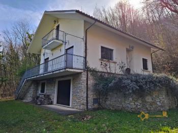Four-bedroom cottage surrounded by 6000 sqm of land and woodland. Carpineto della Nora Img46