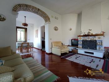 Four-bedroom cottage surrounded by 6000 sqm of land and woodland. Carpineto della Nora Img12