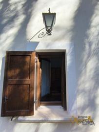 Four-bedroom cottage surrounded by 6000 sqm of land and woodland. Carpineto della Nora Img16