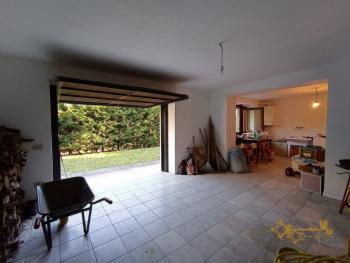 Four-bedroom cottage surrounded by 6000 sqm of land and woodland. Carpineto della Nora Img43