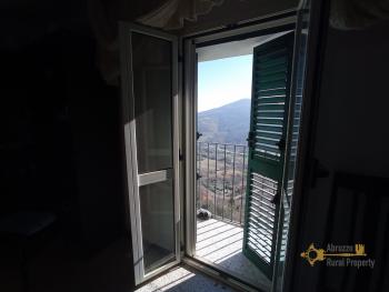 Panoramic stone house with balconies, terrace and cellars. San Buono. Img9