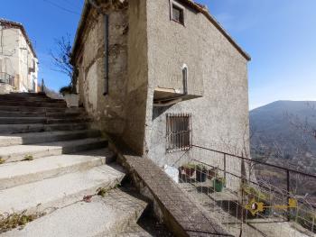Panoramic stone house with balconies, terrace and cellars. San Buono. Img23