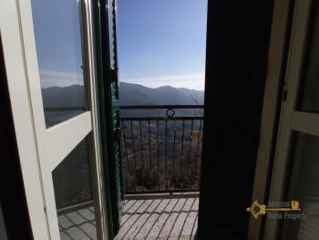 Panoramic stone house with balconies, terrace and cellars. San Buono. Img21