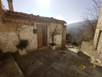 Panoramic stone house with balconies, terrace and cellars. San Buono.