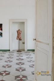 Beautiful 215 sqm apartment part of an historic palazzo. Img21