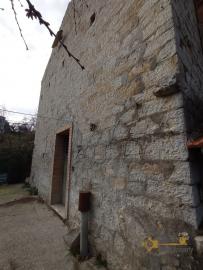 Country stone house in need of renovation with 1 hectare of land. Img23