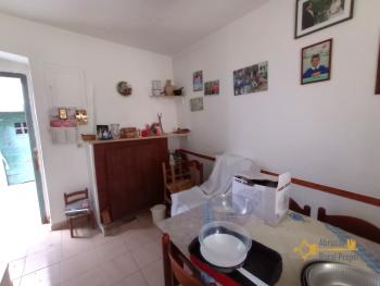 Petite one bedroom town house with garage. Acquaviva Collecroce Img5