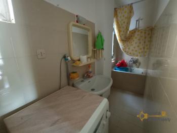 Petite one bedroom town house with garage. Acquaviva Collecroce Img14