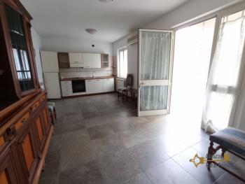 Ready to move in town house with terrace, 7km to the coast. Img8