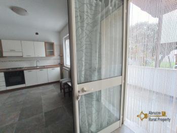 Ready to move in town house with terrace, 7km to the coast. Img7