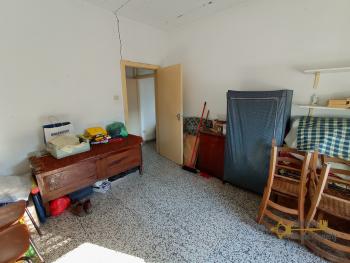 Semidetached country house with land and vineyard for sale. Img13