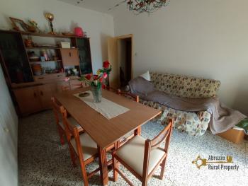 Semidetached country house with land and vineyard for sale. Img15