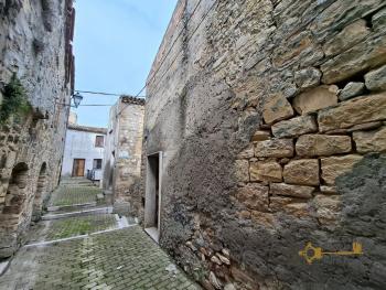 Traditional stone house with garden near the coast. Tavenna. Img20