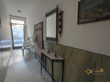 Large four bedroom townhouse with balcony. Celenza Sul Trigno. Img2