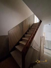 Large four bedroom townhouse with balcony. Celenza Sul Trigno. Img12