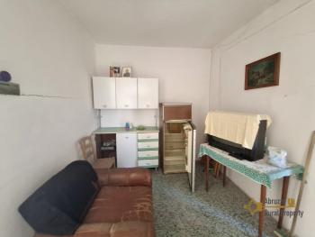 Detached town house with garage and small garden. San Buono Img5