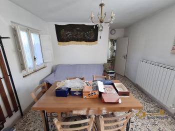 Detached town house with garage and small garden. San Buono Img6