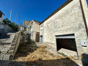 Detached town house with garage and small garden. San Buono Img15