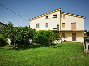 Large villa with garden and garage. Mafalda.