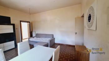 Detached country house with panoramic terrace, garage and garden. Img19