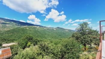 Detached country house with panoramic terrace, garage and garden. Img17