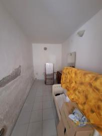 Move-in ready petite town house with annex. San Buono Img13