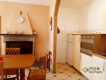 Large town house in perfect condition for sale in Abruzzo. Img10