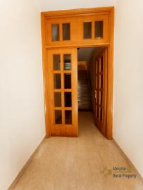 Large town house in perfect condition for sale in Abruzzo. Img46
