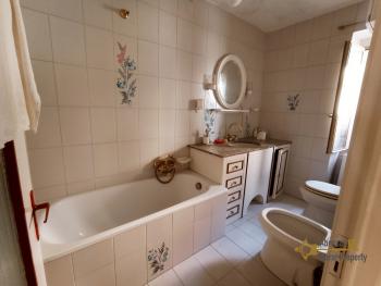 Two-bedroom town house with panoramic terrace and cellar. Castiglione Messer Marino Img15