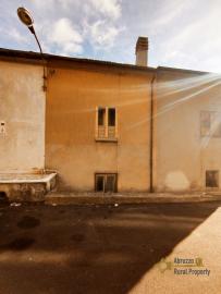 Two-bedroom town house with panoramic terrace and cellar. Castiglione Messer Marino Img26