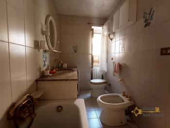 Two-bedroom town house with panoramic terrace and cellar. Castiglione Messer Marino Img16