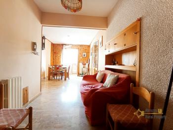 Two-bedroom town house with panoramic terrace and cellar. Castiglione Messer Marino