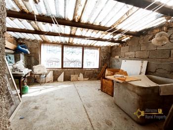 Two-bedroom town house with panoramic terrace and cellar. Castiglione Messer Marino Img24