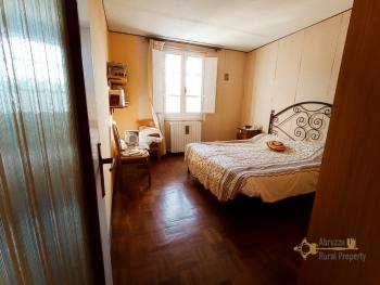 Two-bedroom town house with panoramic terrace and cellar. Castiglione Messer Marino Img13