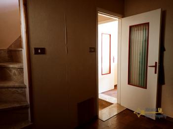 Two-bedroom town house with panoramic terrace and cellar. Castiglione Messer Marino Img18