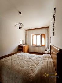 Town house with panoramic view and small back garden for sale. Img19