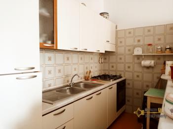 Town house with panoramic view and small back garden for sale. Img11