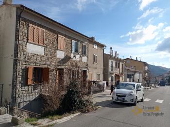 Town house with panoramic view and small back garden for sale. Img36