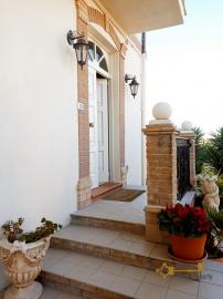 Beautiful villa with garden, land, and olive grove, Scerni Img36