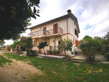 Beautiful villa with garden, land, and olive grove, Scerni Img47