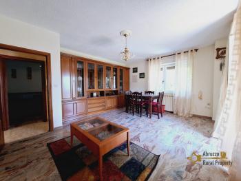 Very large town house with terrace and solar panels. Tornareccio. Img8