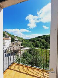 Very large town house with terrace and solar panels. Tornareccio. Img24