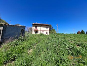 Country house of 180 sqm, near the coast, with 2700 sqm of land. Img29