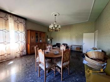 Country house of 180 sqm, near the coast, with 2700 sqm of land. Img3