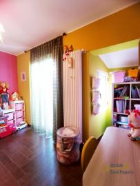 Completely restored town house with small garden and annex for sale. Img26